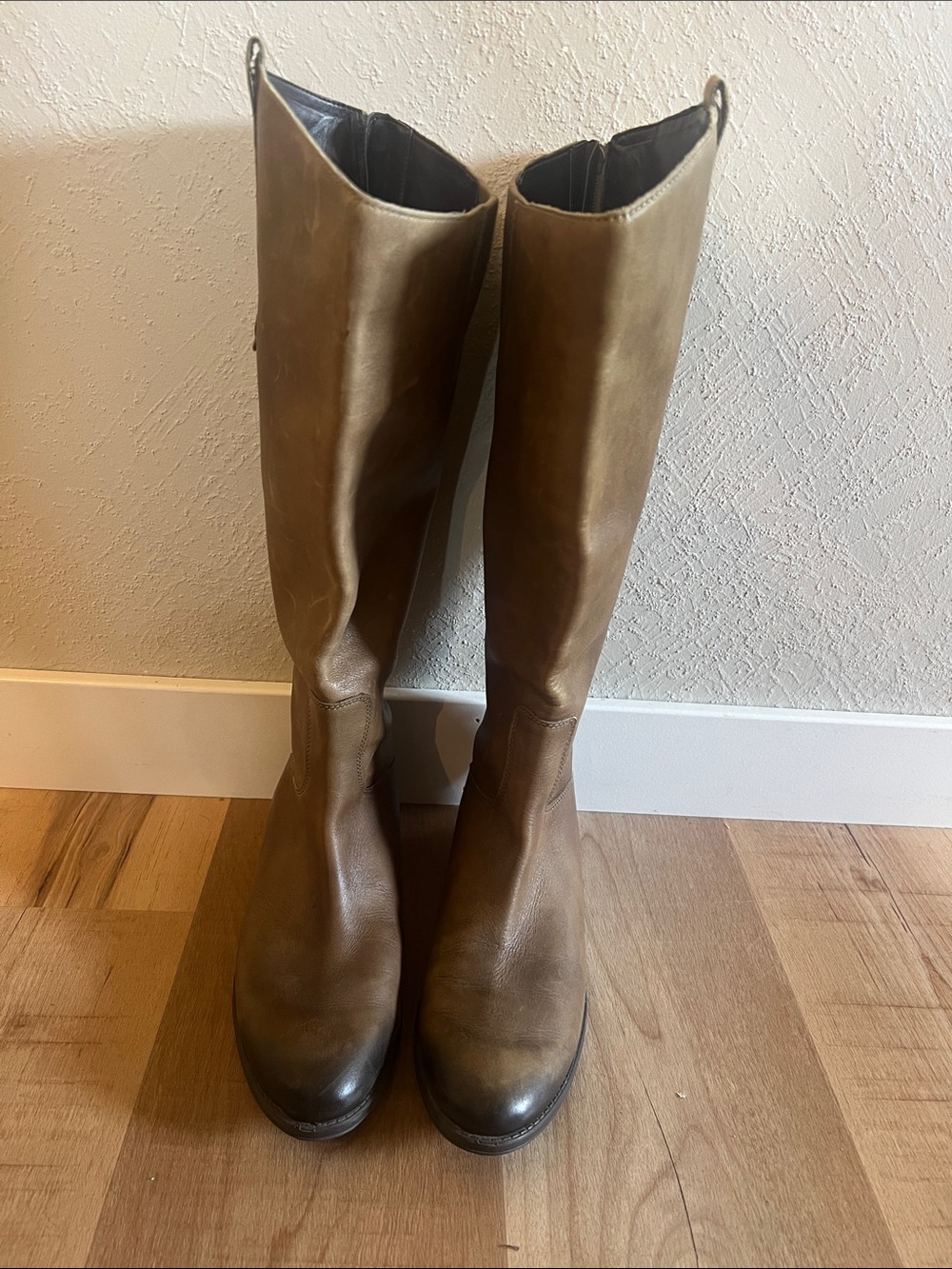 Leather Knee-High Riding Boots - Brown
